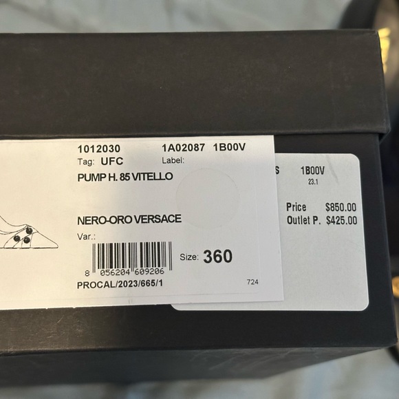 Versace Black Leather Pointed Toe Pumps with Medusa Medallions, size 36 - Picture 9 of 9